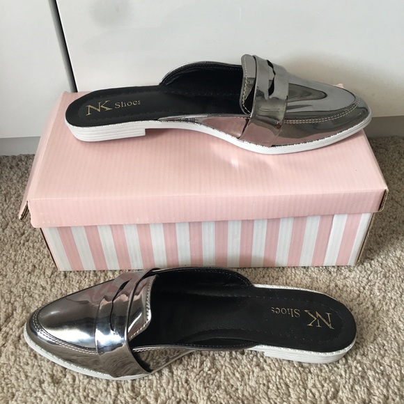 Women’s shoes brand new NWT - Picture 2 of 3